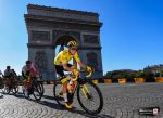 Tadej Pogacar repite como rey absoluto del Tour de Francia 2021!