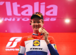 Daan Hoole se lleva la 10ª etapa del Giro d’Italia 2025 e Isaac Del Toro se mantiene de Rosa