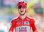 Tadej Pogačar se adueñó de la Etapa 4 en la Vuelta 2026 y se mantiene con el Maillot rojo