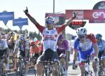 Caleb Ewan se lleva otra etapa más del Giro decidida en el sprint