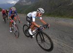 ¡Egan Bernal asalta el liderato general en el Tour!