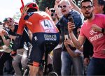 Pulseras para mantener la distancia social en el Giro d’Italia 2020