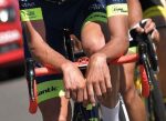 La UCI también prohibirá a los ciclistas recostar los codos sobre el manillar