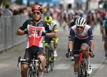 Caleb Ewan repite en la 7ª etapa del Giro y Attila Valter se mantiene líder