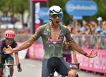 De Bondt gana la etapa 18° del Giro d’Italia y Carapaz sigue líder de la general