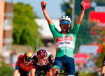 Mads Pedersen consumó segunda victoria en la 16ª etapa de La Vuelta