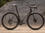 Giant presenta la nueva TCR 2025: Súper ligera y ultra eficiente