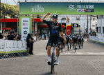 Triple podio chileno: Francisco Kotsakis ganó la Etapa 1 de la Volta Ciclística de Santa Catarina